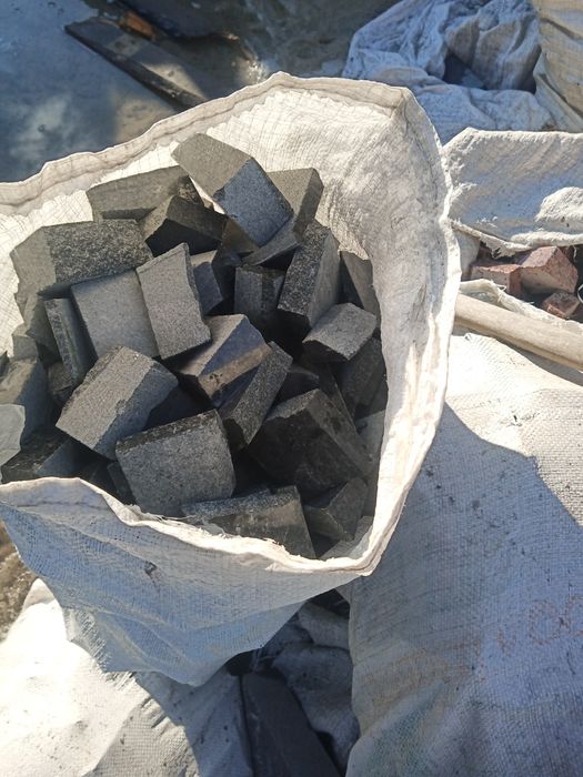 Безкоштовно обрізки граніту  самовивіз