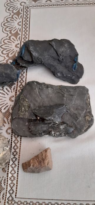 Kamień, łupek i Książka do akwarium