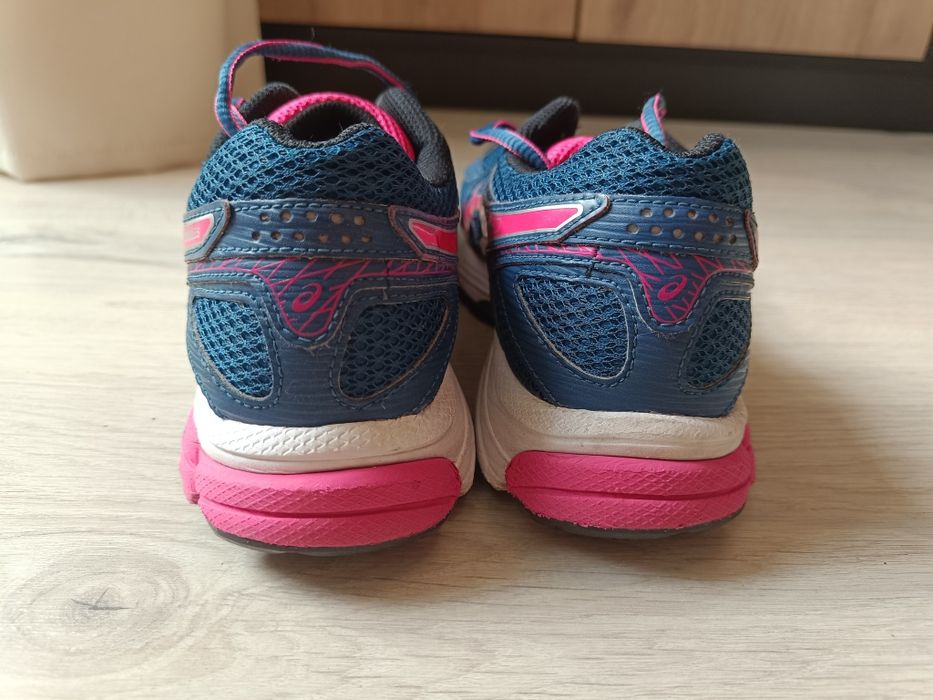 Asics buty do biegania 39