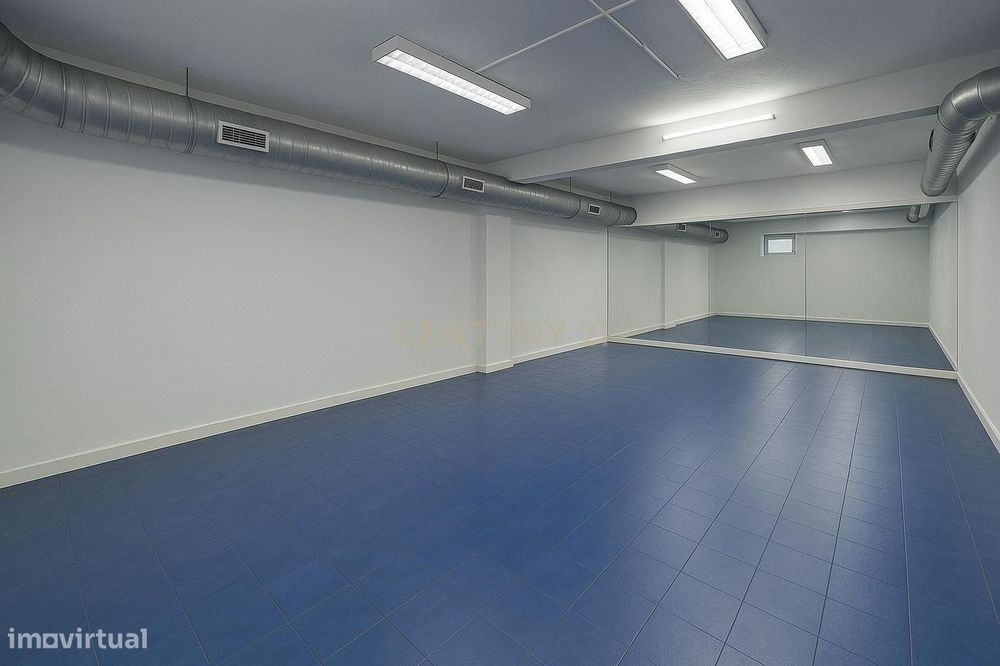 Loja com 2 pisos Cova da Piedade