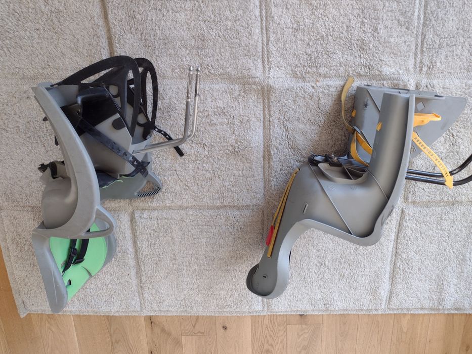 Fotelik zielony Hamax po prawej