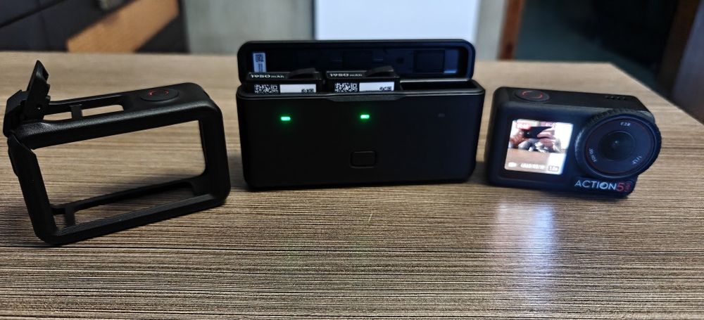 DJI Osmo Action 5 Pro Adventure Combo + аксессуары