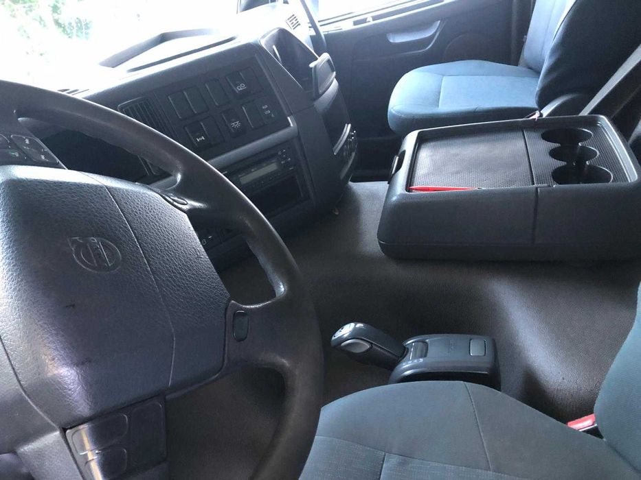 Volvo FM 330 6x2 Camião estrado com Grua Palfinger