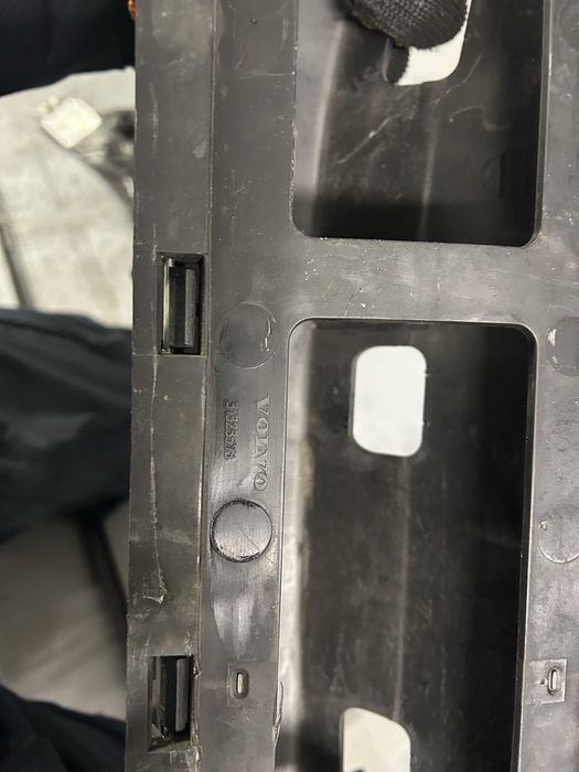 Продам запчастини передка, телевізор Volvo