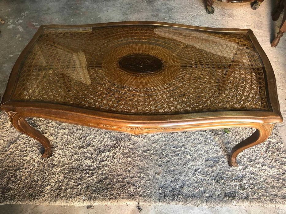 Bonita Mesa de Centro em estilo Rústico