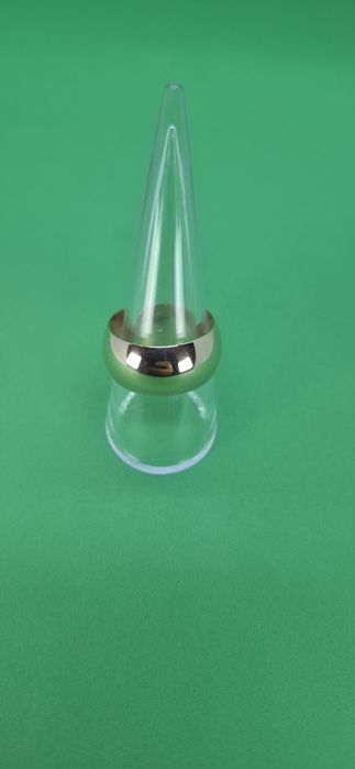 Золота  каблучка часів  Ссср   вага 9.59. Розмір  19.5. Золото 583проб