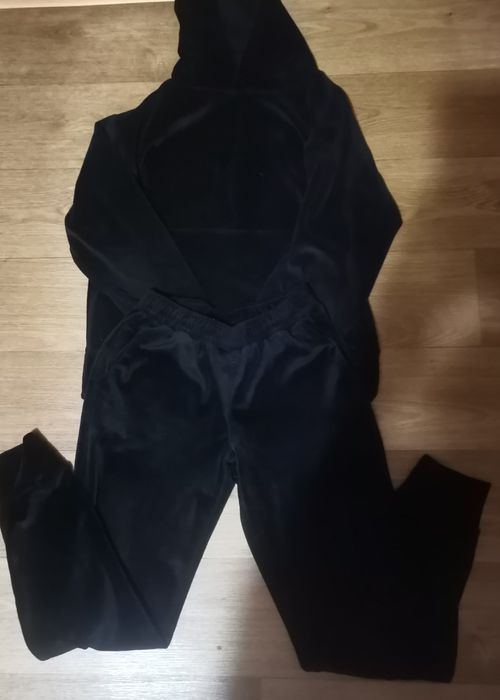 Продам велюровий спортивний костюм