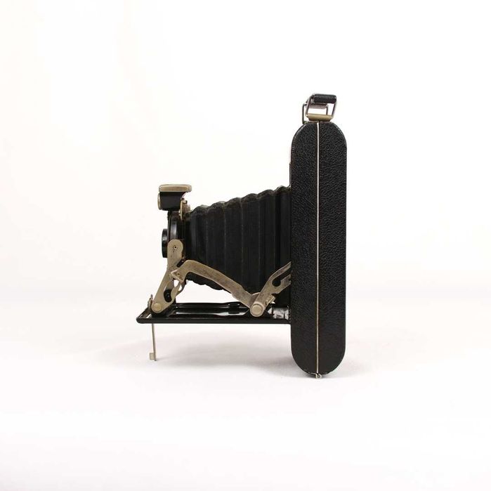 Máquina fotográfica de fole Kodak Brownie Pliant Six-20