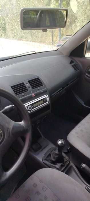 SEAT Ibiza 2000 razoável