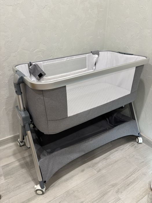 Продам дитяче ліжечко Carrello aria