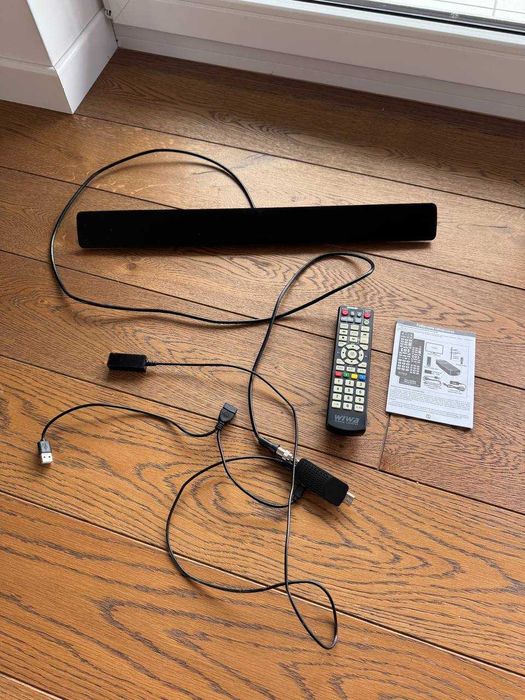 Zestaw: Telewizor Toshiba 40TL838 40" + Dekoder Wiwa DVB-T2/HEVC + Podstawa