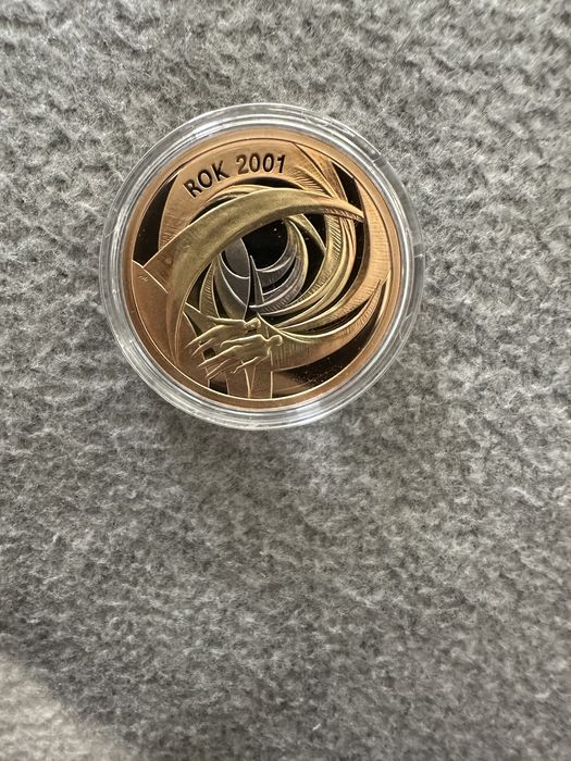 Złota moneta 200 zł „Rok 2001”