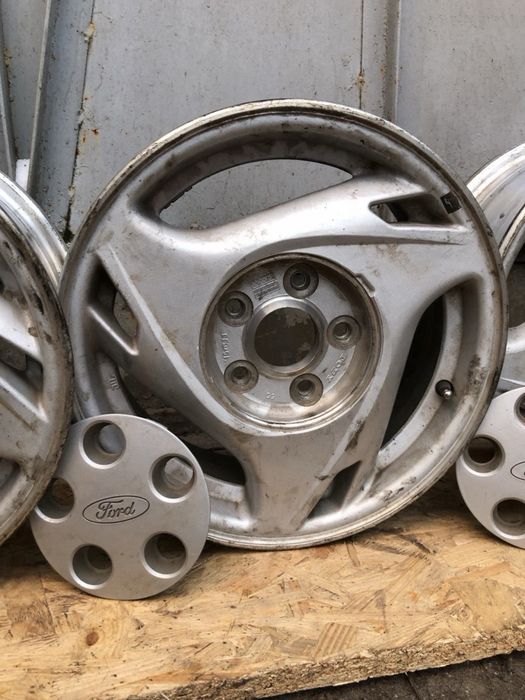 Легкосплавні диски Ford Probe 1996 (PCD)  5x114.3 (DIA): 67.1 R15