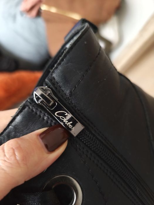 Czarne wiązane botki workery Contes skóra naturalna