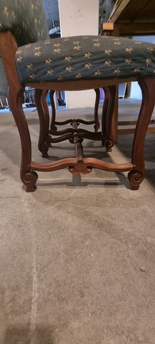 Cadeiras de sala antigas