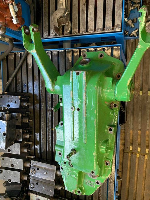Regeneracja Podnośników John Deere