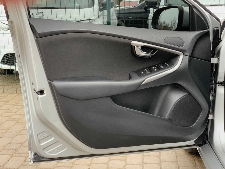 Volvo V40 2014 1.6 дизель