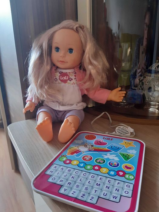 Lalka Lali interaktywna z tabletem
