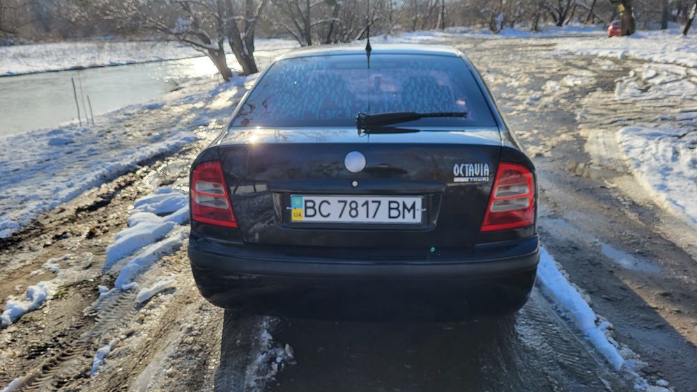 Шкода Октавія Тур 1.6 газ/бензин 2008