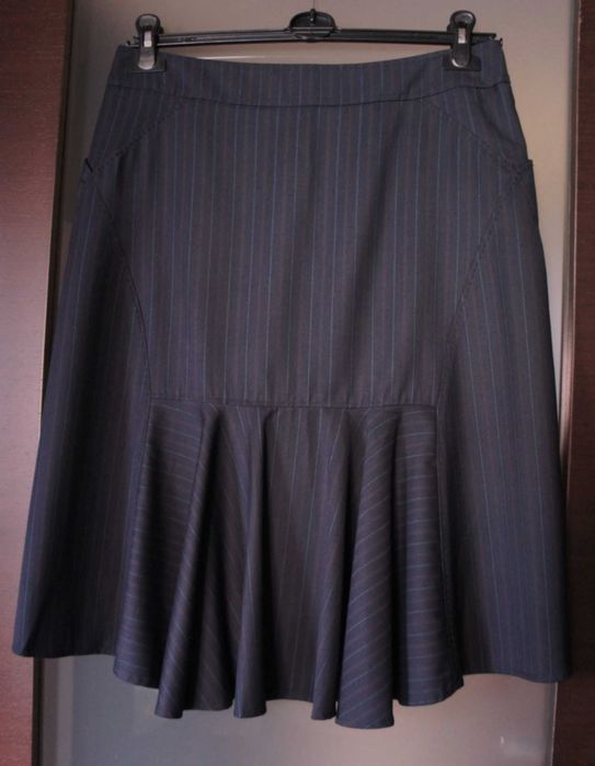 elegancka spódnica damska Monnari 42 spódniczka midi fałdy