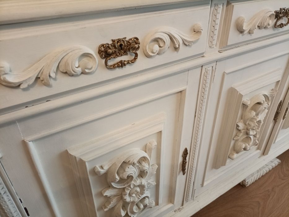 Móvel de apoio em mogno