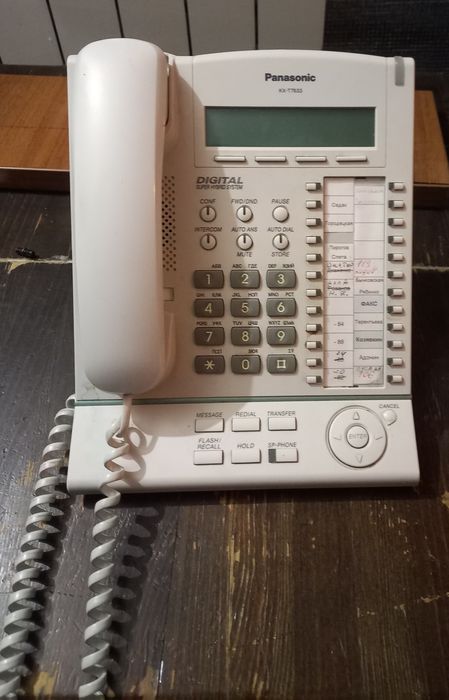 Продам  IP телефон Cisco SPA 303