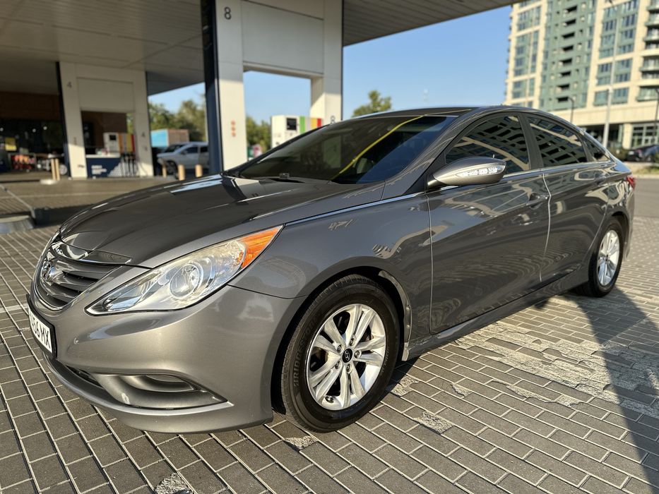 Hyundai Sonata 2014 року.