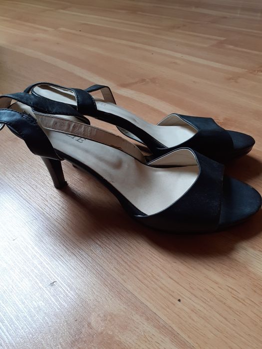 Buty sandałki na obcasie Rosalie