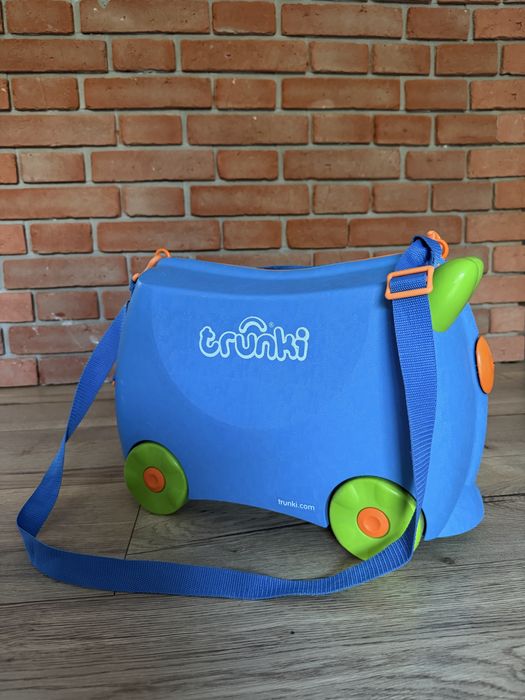 Trunki jeżdżąca walizeczka dziecięca, jeździk walizka niebieska