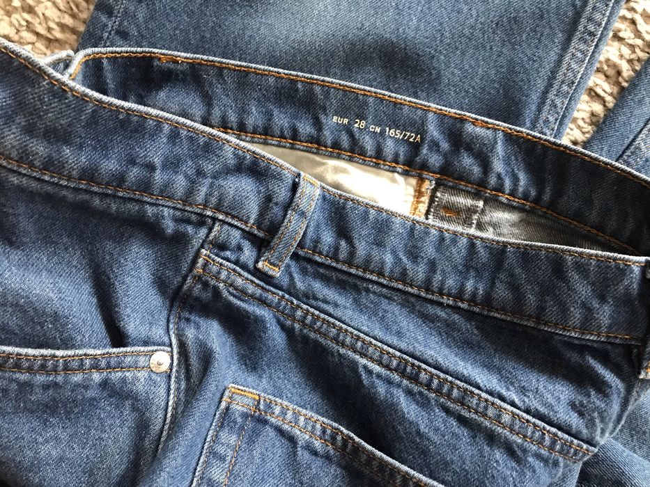 Джинси із середньою посадкою ARKET, розмір 28