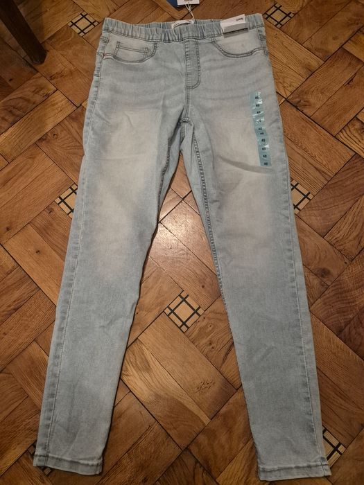 Nowe jeansy rozm.40