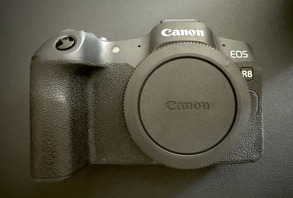 Canon EOS R8 + objetivas + kit video