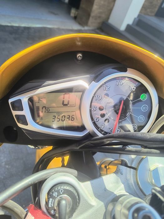 Triumph street triple 2010r.