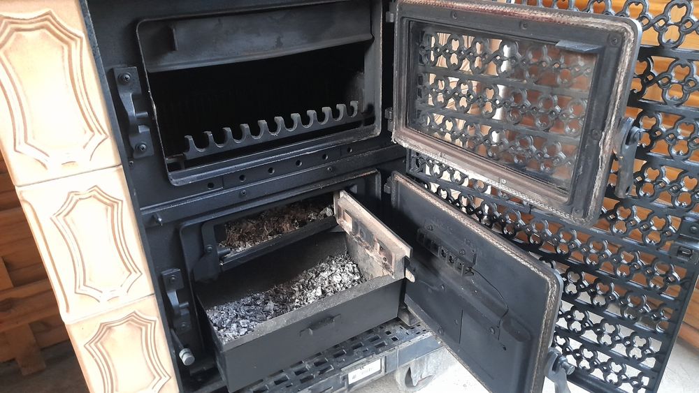 Piec kominek kaflowo żeliwny szamot Niemiecki Haas szyba do salonu bdb