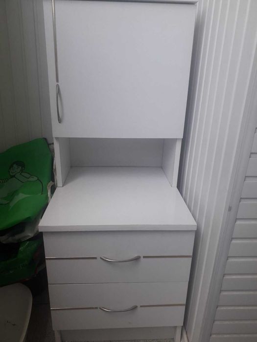 Приліжкова тумбочка