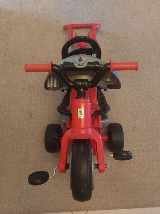 Triciclo Ferrari