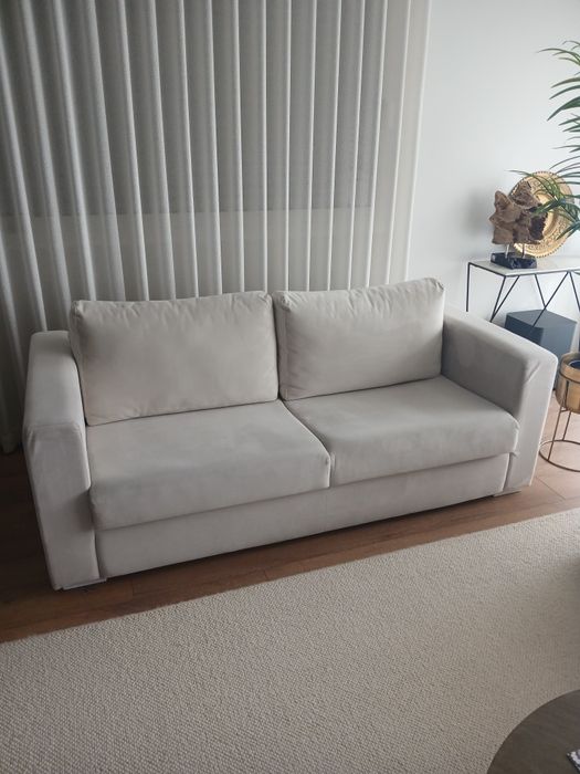 Conjunto dois sofas e um pufe