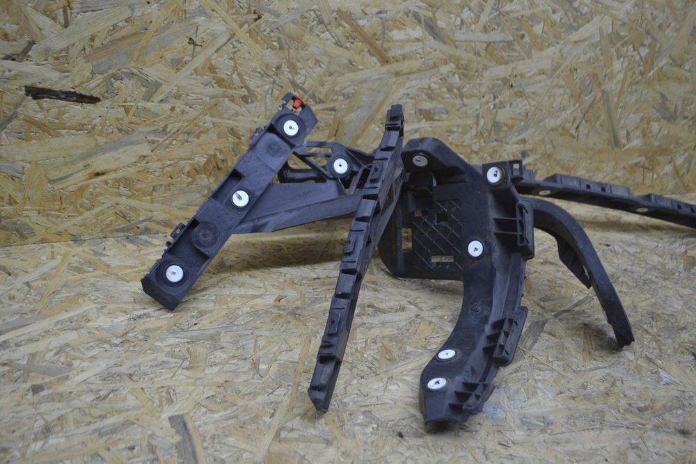 Ślizg ślizgi mocowania zderzaka tylnego Opel Zafira C  KOMPLET