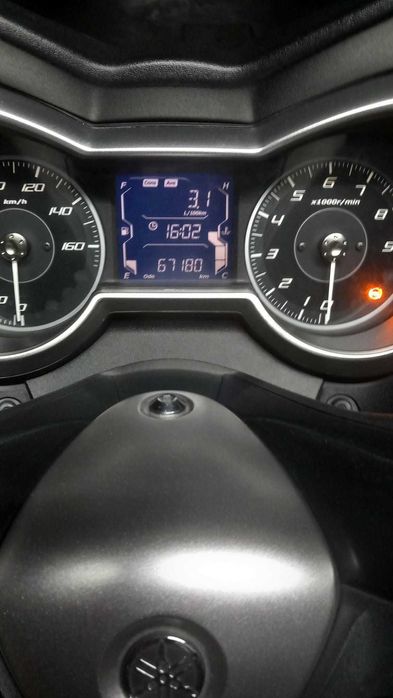 Yamaha XMAX 300 ABS 2018 – Revisões em dia – Extras – Muito estimada