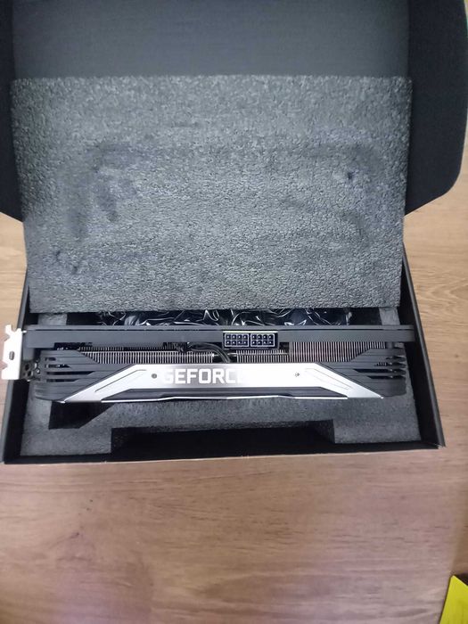 PNY GeForce RTXTM 3070 8GB XLR8 Triple Fan Edition