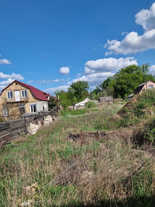 Продається ділянка під житлову забудову.Центр Бучі.