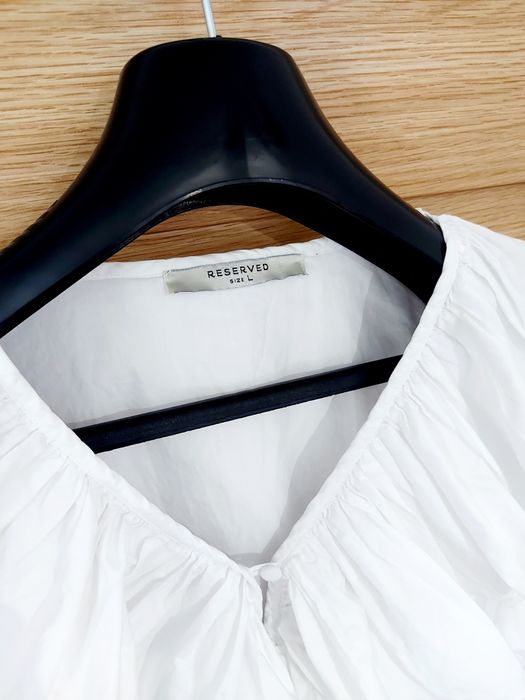 Biała sukienka koszulowa Reserved dluga koszula roz L duży kołnierz