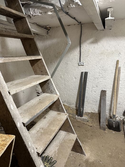 Продам " гараж" возле пожарной части