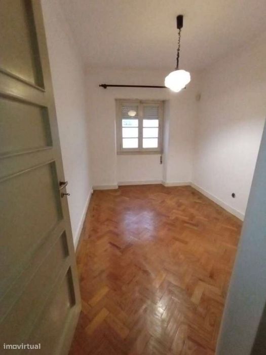 Reservado - T3 com terraço e jardim em Coimbra