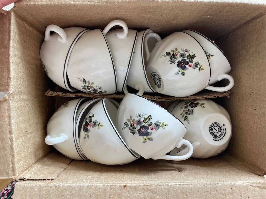 12 porcelain cups64861942962563122