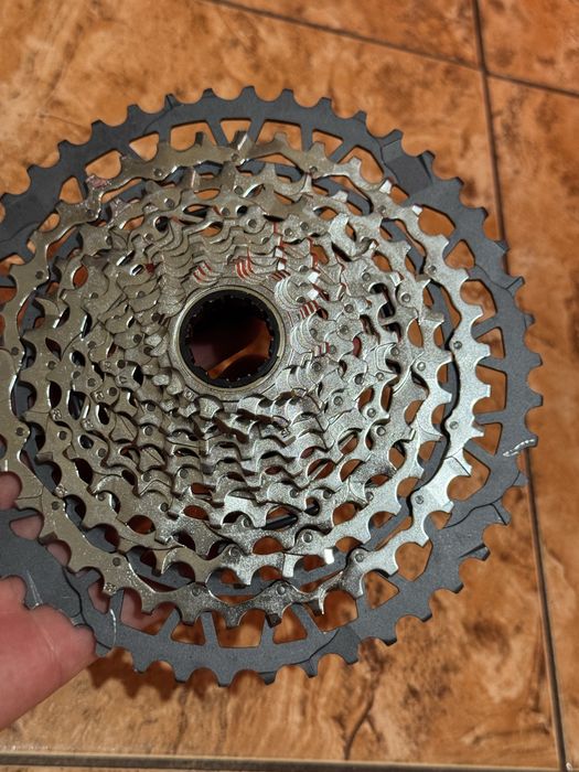 Kaseta SRAM Rival XPLR XG-1351 E1,13spt+ Kaseta GX Eagle XS-1275 12- rzędowa 10-52