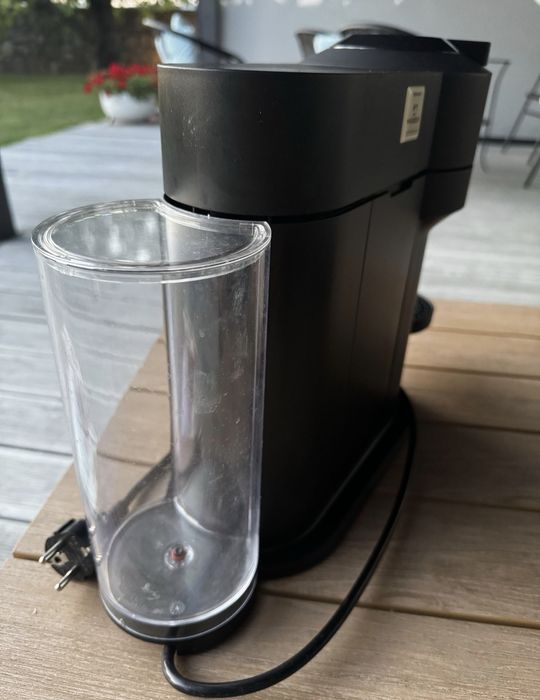 Ekspres DELONGHI Nespresso Vertuo Next ENV 120.BM Czarny