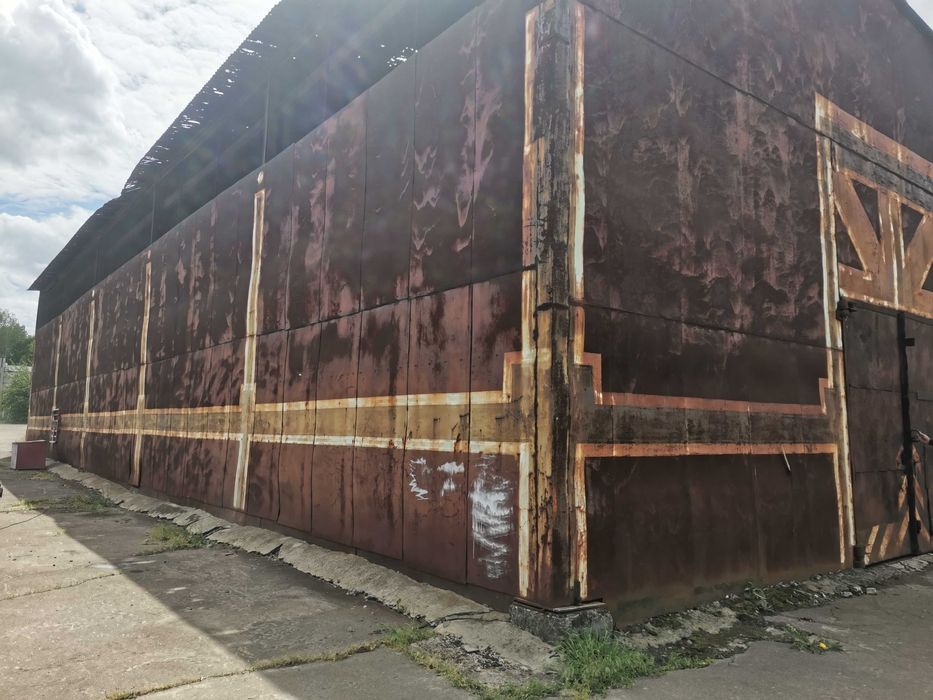 Металевий  ангар (частково або повністю)