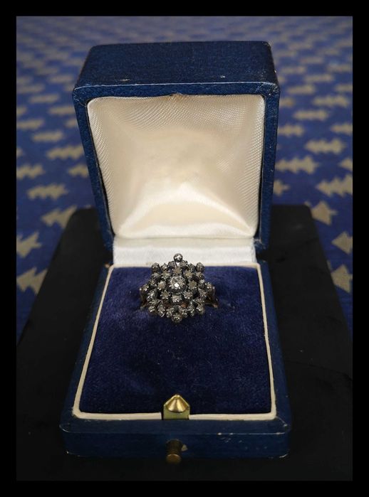 Anel Antigo em Ouro e Prata com Diamantes Naturais