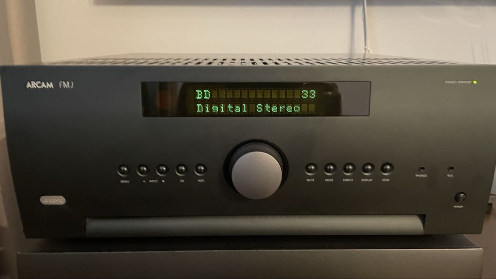 Amplituner Arcam AVR 390. AVR390.